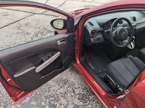 Used 2014 MAZDA MAZDA2 Sport FWD image 9