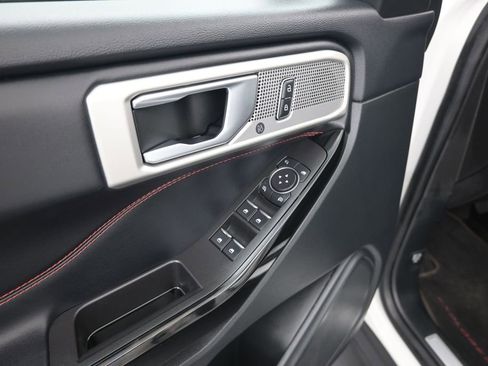 Used 2022 Ford Explorer ST-Line RWD image 19