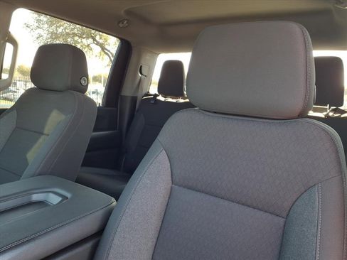 Used 2024 Chevrolet Silverado 2500 Custom w/ Custom Value Package image 15