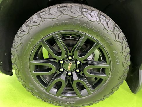 Used 2024 GMC Sierra 1500 Elevation w/ X31 Off-Road Package AWD/4WD image 16