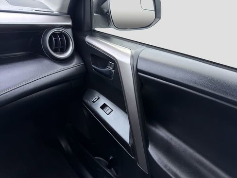 Used 2017 Toyota RAV4 XLE w/ All Weather Liner Package FWD image 28