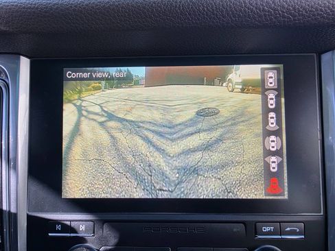 Used 2017 Porsche Macan image 27