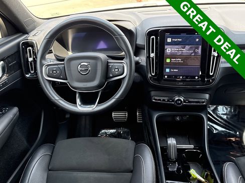 Used 2021 Volvo XC40 P8 Recharge w/ Advanced Package image 12