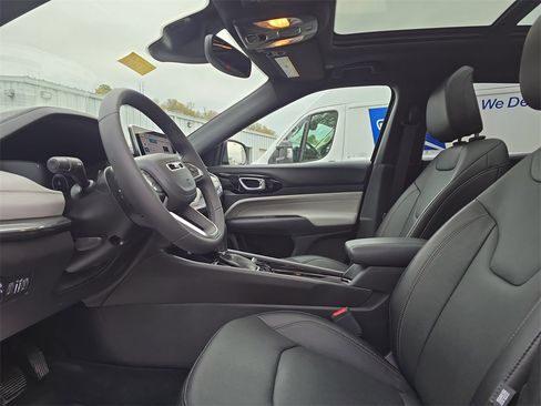 New 2024 Jeep Compass Limited w/ Elite Group image 11