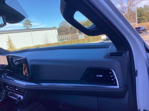 Used 2025 Chevrolet Tahoe RST w/ Comfort Package image 16