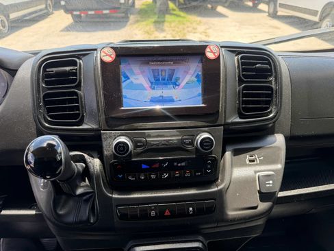 Used 2025 RAM ProMaster 2500 w/ Convenience Group FWD image 12