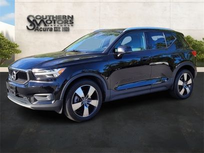 Used 2021 Volvo XC40 T5 Momentum w/ Premium Package