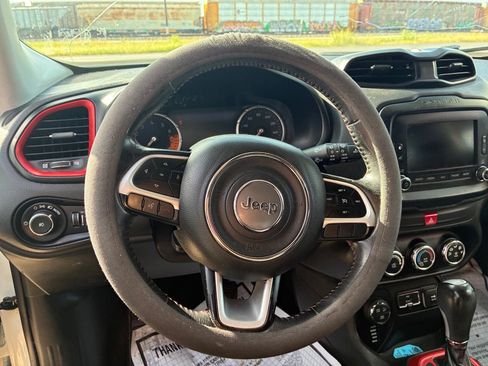 Used 2016 Jeep Renegade Trailhawk AWD/4WD image 26