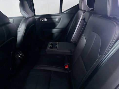 Used 2025 Volvo XC40 B5 Core image 28