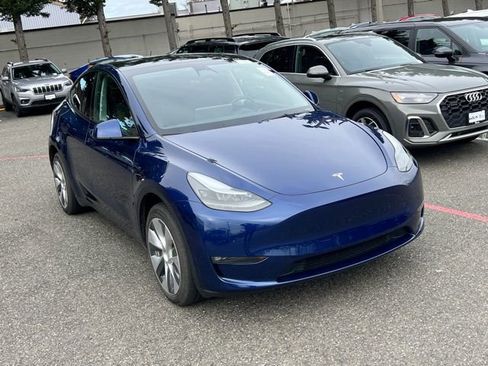 Used 2023 Tesla Model Y Long Range image 7