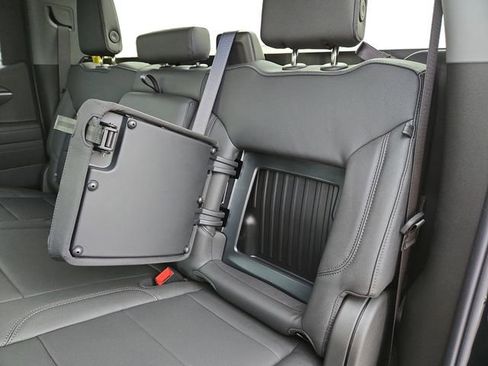 New 2026 GMC Sierra 1500 SLT image 12