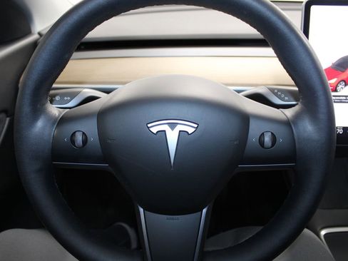 Used 2021 Tesla Model Y Long Range image 33