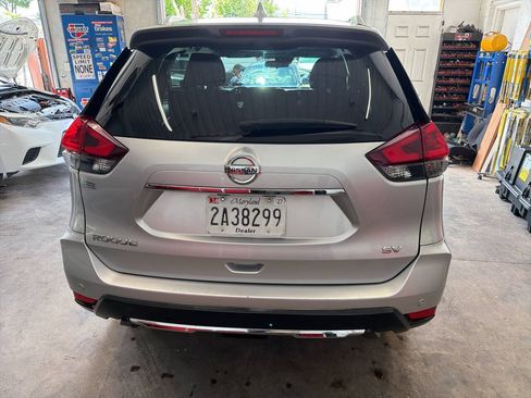 Used 2020 Nissan Rogue SV FWD image 5