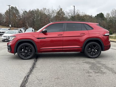 Used 2023 Volkswagen Atlas Cross Sport SEL R-Line image 2