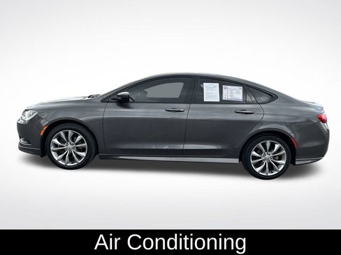 Used 2015 Chrysler 200 S image 4