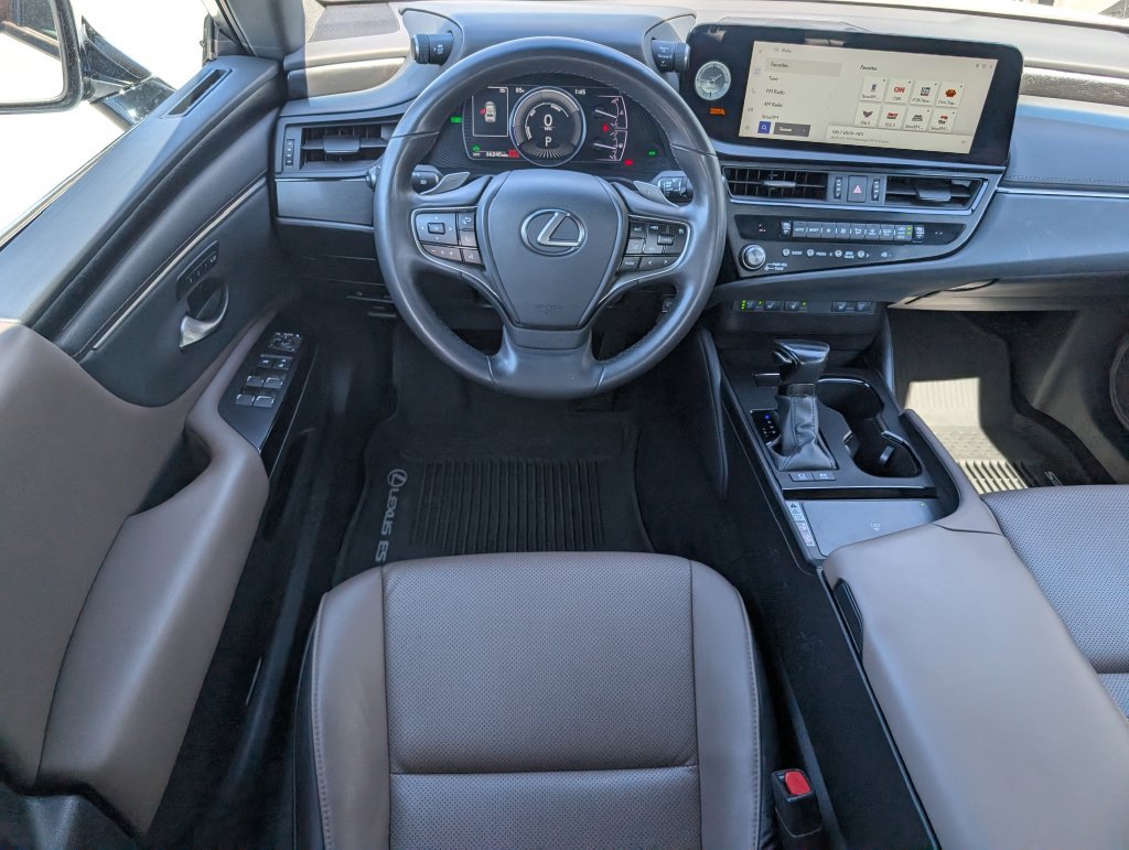 Used 2023 Lexus ES 300h w/ Premium Package FWD image 3