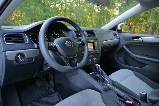 Used 2017 Volkswagen Jetta S FWD image 2