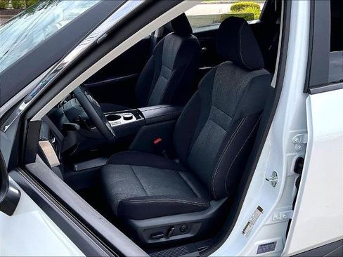 Certified 2026 Nissan Rogue SV AWD/4WD image 10
