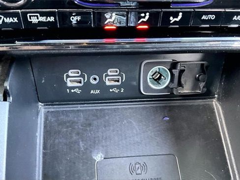 Used 2023 Jeep Grand Cherokee Altitude image 16