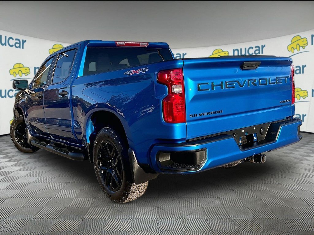 Used 2023 Chevrolet Silverado 1500 Custom w/ 2.7L Blackout Package AWD/4WD image 4