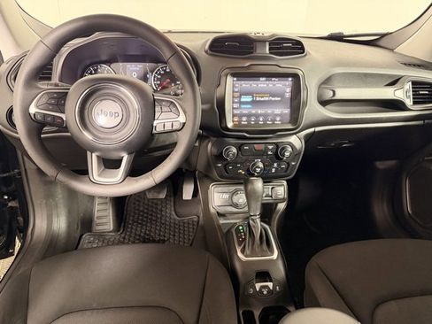 Certified 2023 Jeep Renegade Latitude image 30