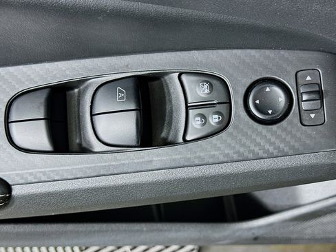 Used 2024 Nissan Altima 2.5 SV image 15