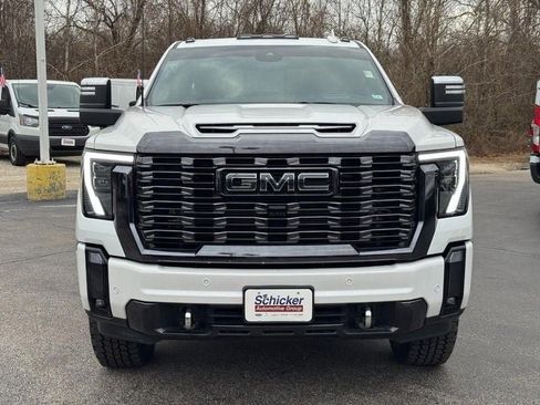 Used 2024 GMC Sierra 2500 Denali Ultimate image 9