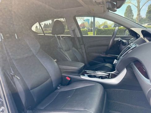 Used 2016 Acura TLX V6 w/ Technology Package image 24
