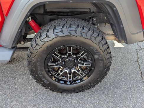 Used 2020 Jeep Gladiator Sport w/ Quick Order Package 24S image 30