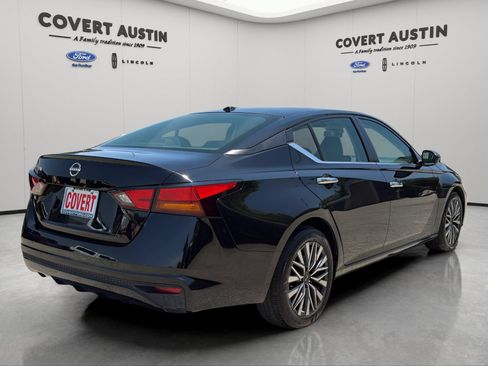 Used 2025 Nissan Altima 2.5 SV FWD image 6