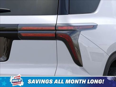 New 2026 Chevrolet Traverse Z71 w/ Driver Confidence Package AWD/4WD image 11