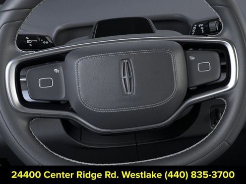 New 2026 Lincoln Navigator Reserve AWD/4WD image 12