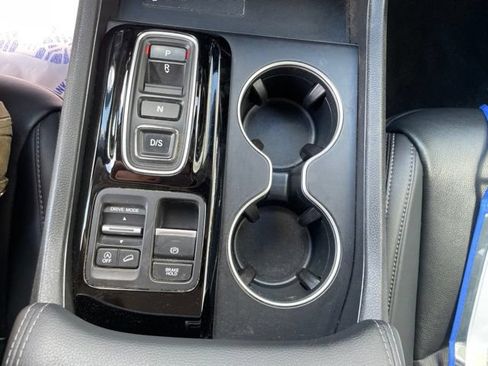 Used 2023 Honda Pilot Touring image 13