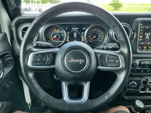 Used 2023 Jeep Wrangler Unlimited Sahara AWD/4WD image 8