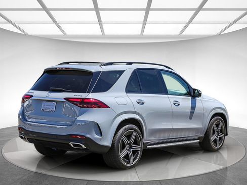 New 2026 Mercedes-Benz GLE 450e 4MATIC image 4