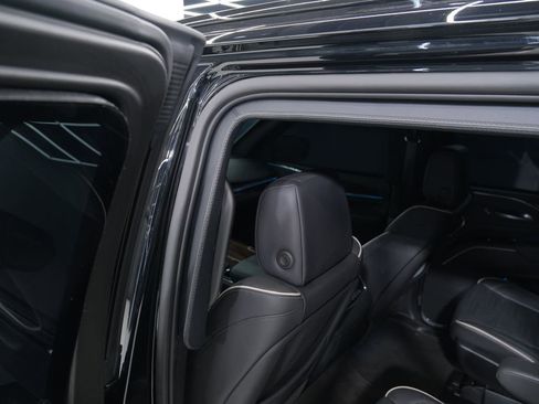 Used 2024 Cadillac Escalade ESV Premium Luxury image 26