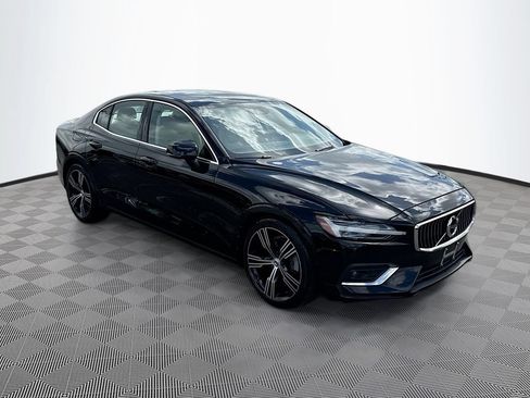Used 2022 Volvo S60 B5 Inscription FWD image 4