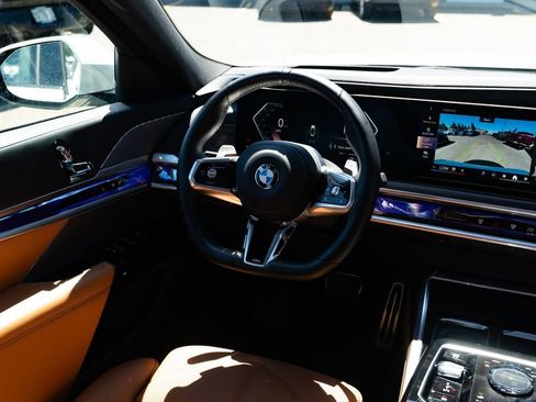 Used 2025 BMW 740i xDrive w/ Premium Package AWD/4WD image 11