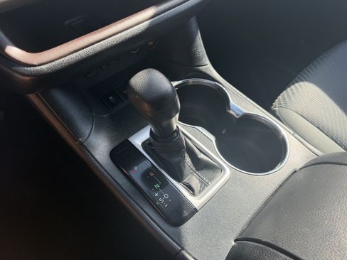 Used 2019 Toyota Highlander LE FWD image 21