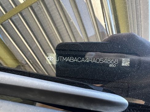 Used 2024 Toyota bZ4X XLE w/ Weather Package image 45