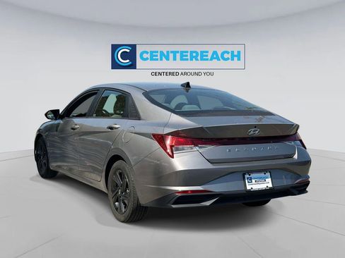 Used 2021 Hyundai Elantra SEL w/ Cargo Package FWD image 5
