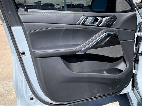 Used 2025 BMW X6 xDrive40i w/ Climate Comfort Package image 24