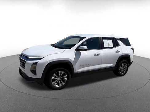 Used 2025 Chevrolet Equinox LT FWD image 8