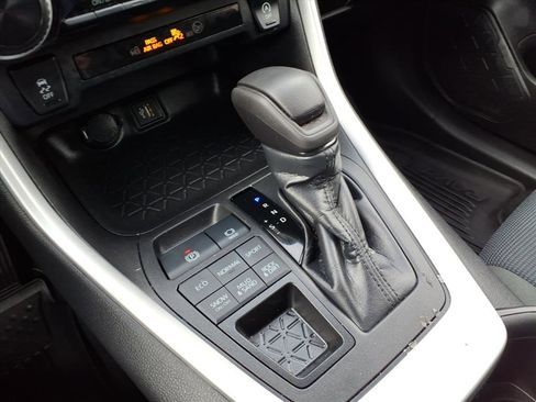 Used 2023 Toyota RAV4 LE image 17