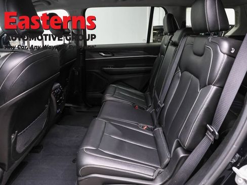 Used 2023 Jeep Grand Cherokee L Limited AWD/4WD image 23