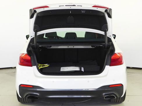 Used 2019 BMW 530e 530e iPerformance w/ M Sport Package image 10