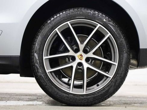 New 2026 Porsche Macan AWD/4WD image 39