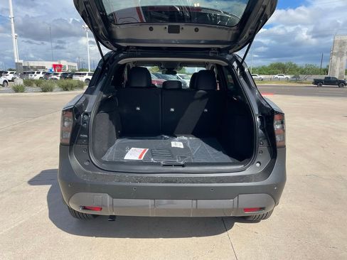 New 2026 Nissan Kicks SR w/ Cold Weather Package AWD/4WD image 6