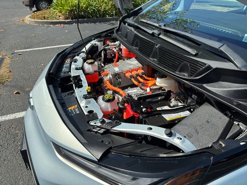 Used 2023 Chevrolet Bolt LT FWD image 15
