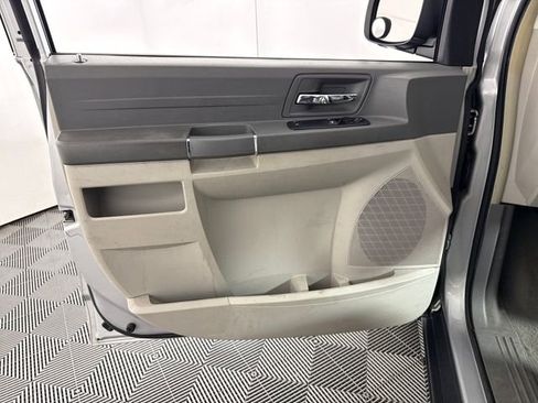 Used 2008 Chrysler Town & Country LX FWD image 21